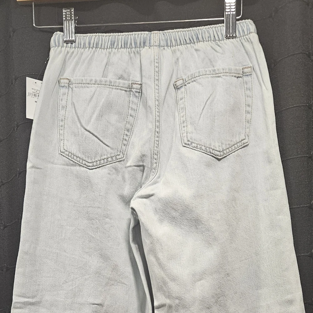 NWT Gap Kids Low Rise Baggy Jeans Light Wash - Size M (8)